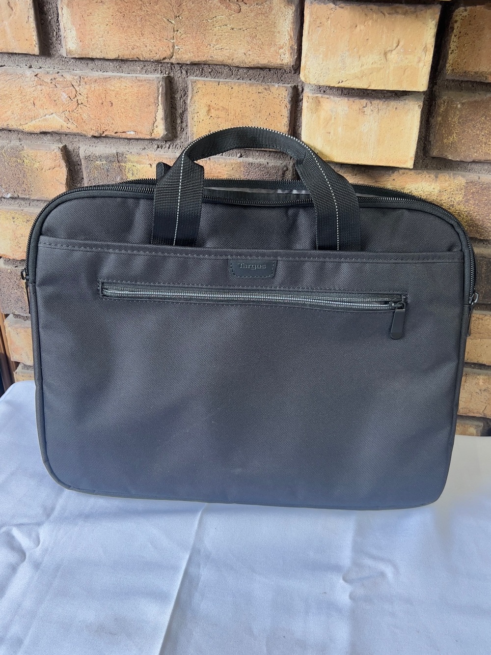 Targus Black Laptop Briefcase with Front Zip Pocket